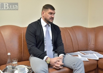Савченко сказал, что у районов не забирали деньги на аэропорт: Это – спекуляции и инсинуации. Хотя почти 40 миллионов районы передали