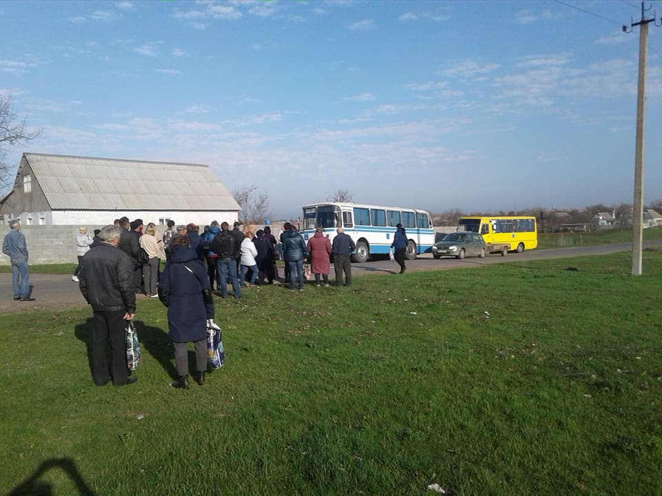 Пока людей не услышат: возмущенные повышением стоимости проезда жители села рядом с Николаевом планируют перекрывать дорогу и завтра 14