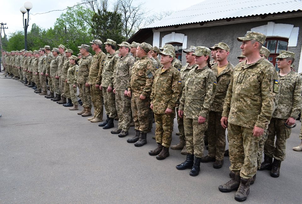 На Николаевщине радушно встретили бойцов 40-й отдельной артбригады, вернувшихся из зоны АТО 12