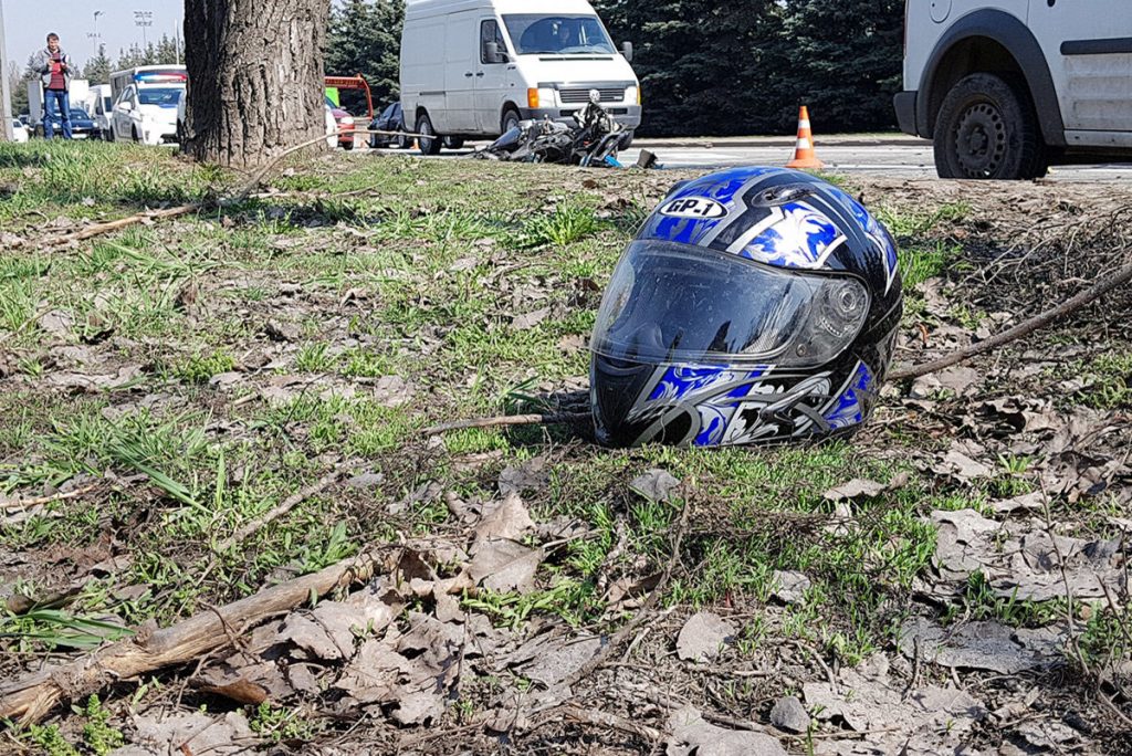 В Киеве полицейский на конфискованном мотоцикле разбил три машины 1