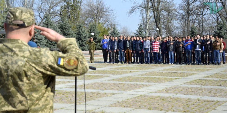 «Люди хотят служить»: Николаевщина отправила в армию 80 призывников
