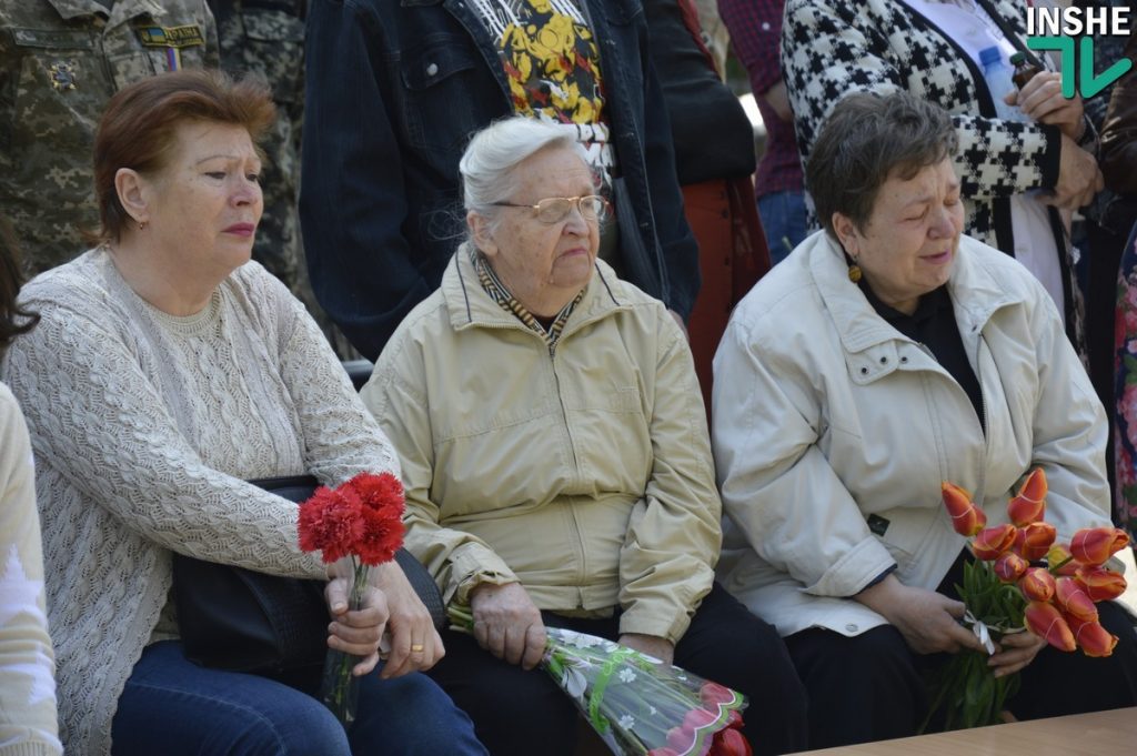 Не раздумывая пошли защищать Украину. В Николаеве открыли две мемориальные доски, посвященные героям АТО 14