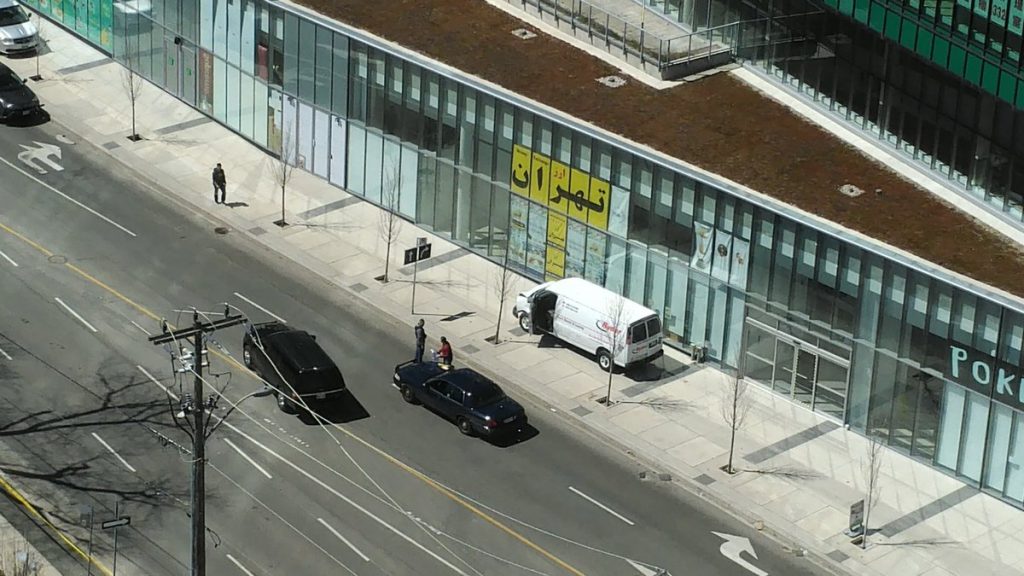 Микроавтобус наехал на людей в Торонто, есть погибшие 1