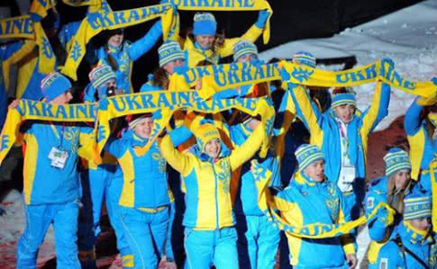 Минспорта больше не запрещает спортсменам ездить на соревнования в РФ. Но платить за них не будет