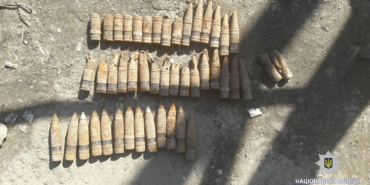 В Харьковской области у школьников изъяли мешок с 40 снарядами