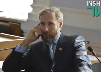 Депутат Апанасенко и активист Жело поругались и устроили небольшую потасовку в мэрии