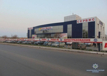 Это становится привычным: в Николаеве ночью бросили гранату в автосалон
