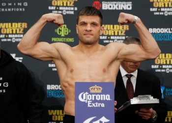 Промоутер Деревянченко потребовал от IBF назначить николаевца соперником Головкина
