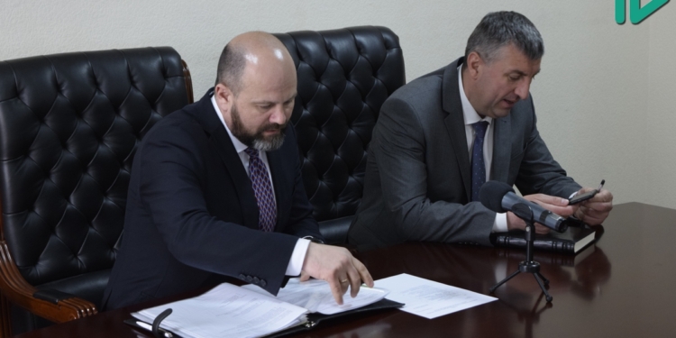 Полиция предупредила, что не сможет заставить фуры ехать в порты по разбитым Новозаводской и Турбинной