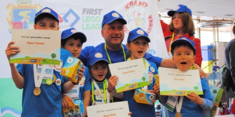 У команды из Николаевщины 5 золотых медалей на Всеукраинском фестивале по робототехнике «First LEGO League Junior»