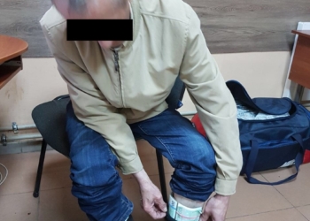 Мужчина пытался ввезти из России в носках 25 тысяч евро