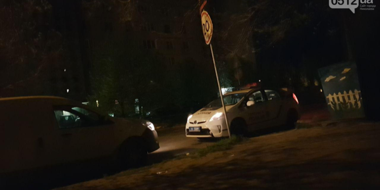 Николаевские патрульные остановили на Намыве автомобиль с наркотиками