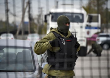 Вооруженные силовики ФСБ обыскали мечеть в оккупированном Крыму