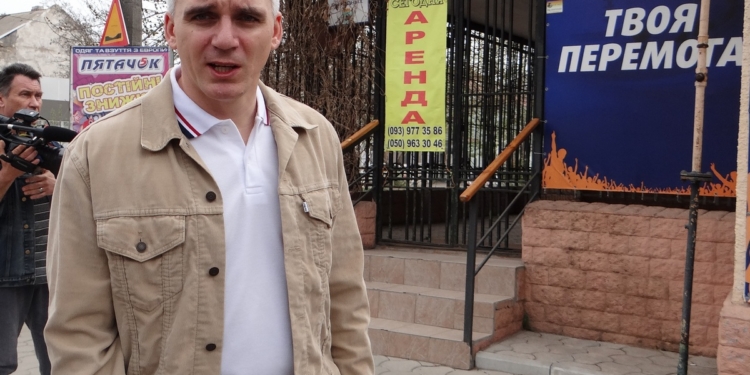 Три депутата Николаевского горсовета подали апелляцию на решение суда о восстановлении Сенкевича. Причина – обиды и “личная неприязнь”, считает мэр