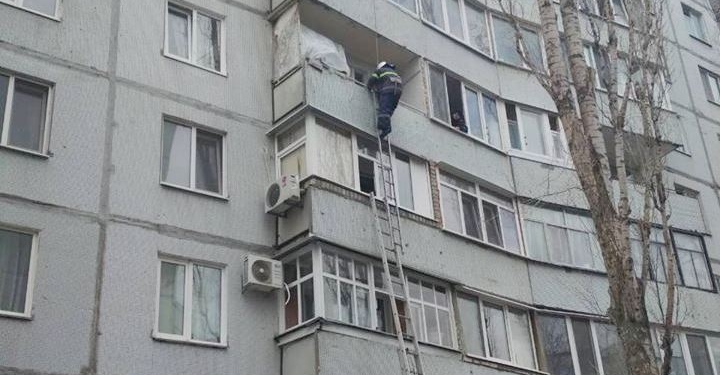 В Южноукраинске пожарные дважды за один день спасли людей за запертыми дверями