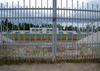 «А что вы сделали?»: депутаты Николаевского облсовета поругались с чиновниками областного и городского спортуправлений по поводу стадиона в парке Победы