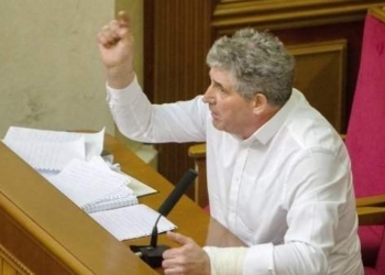 Одесский судья-стрелок пытался проткнуть себе руку шариковой ручкой в николаевском суде