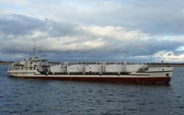 Дизтопливо в Киев будут возить из Беларуси – по Днепру. Первый рейс обещают в мае