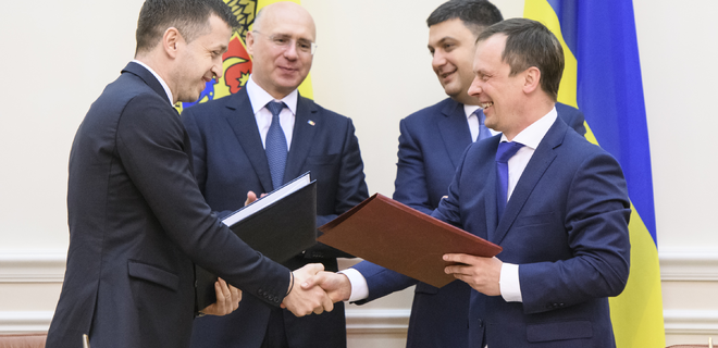 Летать и ездить в Молдову станет проще - премьеры наших стран подписали соглашение 1