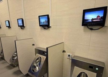 В Китае в туалетах начали устанавливать систему распознавания лиц: чтобы бумагу не воровали