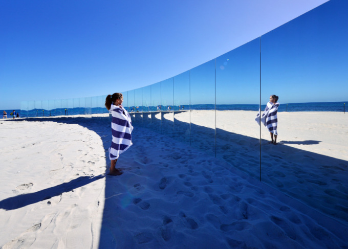 Архитекторы создали «необитаемый остров» на публичном пляже в Австралии 13