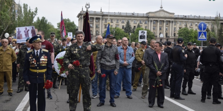 «Великая Отечественная и никакая другая» – николаевские афганцы шествием прошлись к Соборной площади