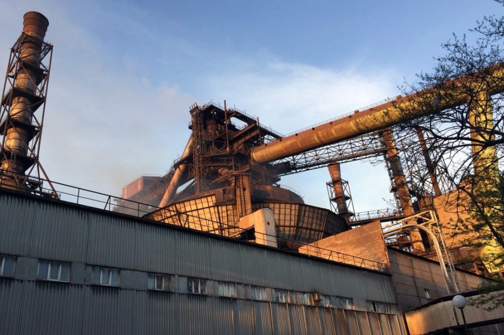 Авария на "ArcelorMittal Кривой Рог": во время запуска печи вылилось 40 тонн расплавленного чугуна 1
