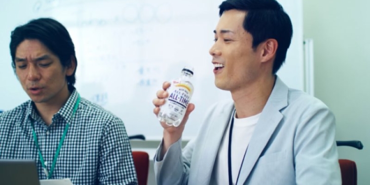 Без алкоголя и без цвета – японские пивовары научились варить пиво, которое без проблем можно пить в офисе