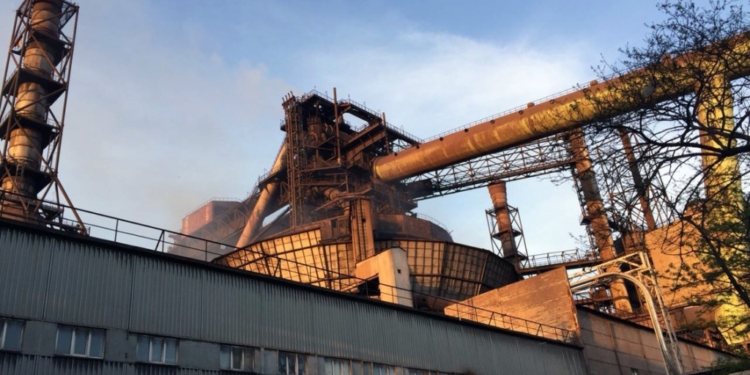 Авария на “ArcelorMittal Кривой Рог”: во время запуска печи вылилось 40 тонн расплавленного чугуна