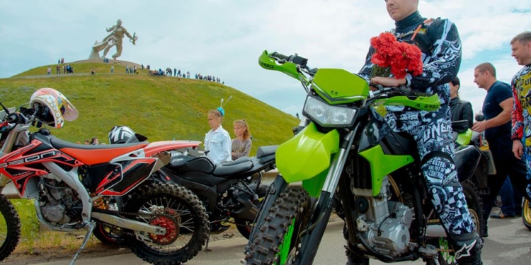 Николаевские байкеры тоже отпраздновали День победы. А с ними – нардеп Артем Ильюк