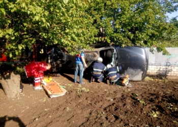 ДТП в Баштанке: доставать водителя из покореженного автомобиля пришлось спасателям
