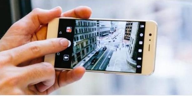 Могут быть использованы для шпионажа: власти США намерены ограничить поступление телефонов из Китая компаний Huawei и ZTE