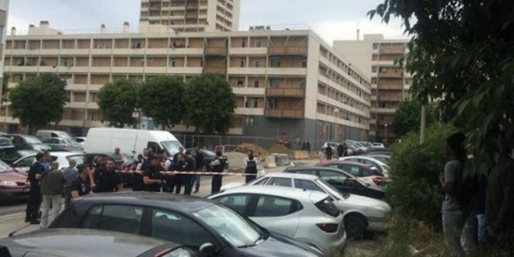 Во Франции неизвестные из «Калашникова» открыли стрельбу по прохожим