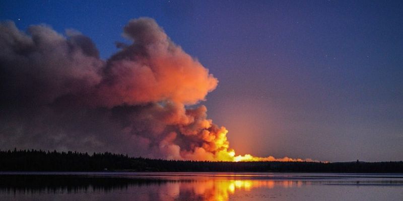В Канаде масштабный лесной пожар - из провинции Манитоба эвакуироваться пришлось 2 тысячи человек 1