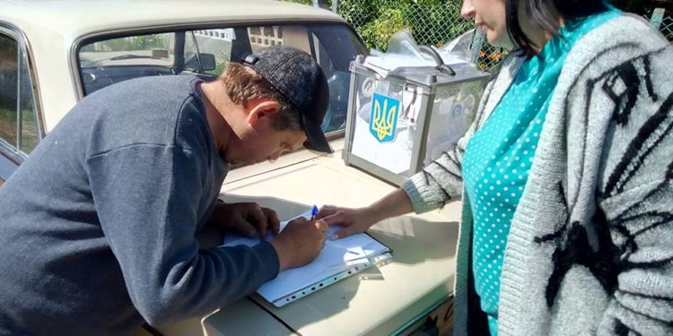 В селе Счастливое на Николаевщине прошел опрос относительно строительства солнечной электростанции – большинство против