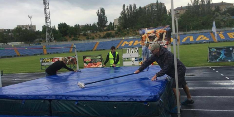 В Николаеве прошли традиционные соревнования по прыжкам в высоту, посвященные памяти ЗСУ Игоря Ковпака