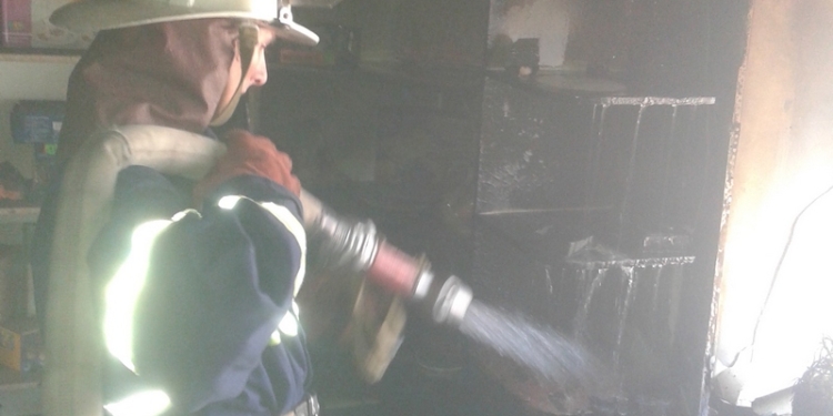 На Николаевщине из-за замыкания загорелся сельский магазин