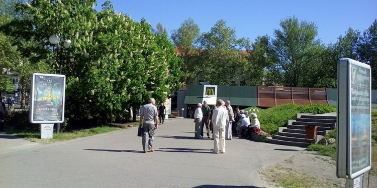 Организатора марша против «ценового и коммунального геноцида» облили зеленкой в Николаеве