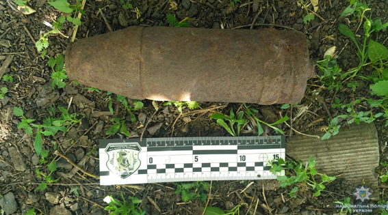 На Николаевщине муж в пылу ссоры обещал жене взорвать найденный снаряд – женщина сообщила об этом в полицию
