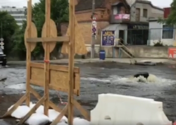 В Николаеве – еще один канализационный порыв: катастрофа по ул. Лесковой распространилась до ул. Кузнечная