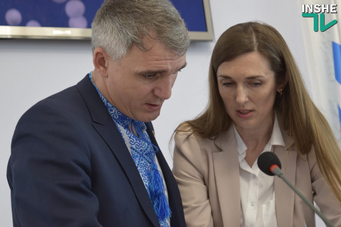 Сенкевич сказал, что больше не будет отрабатывать повестку дня сессий с главами фракций