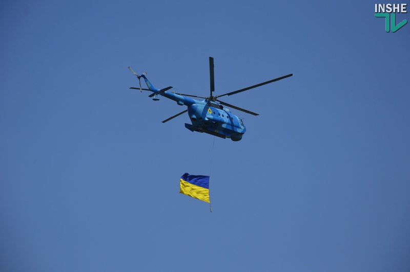 Президент Украины в Николаеве подписал Указ о новом Дне морской пехоты и вручил береты нового образца 21