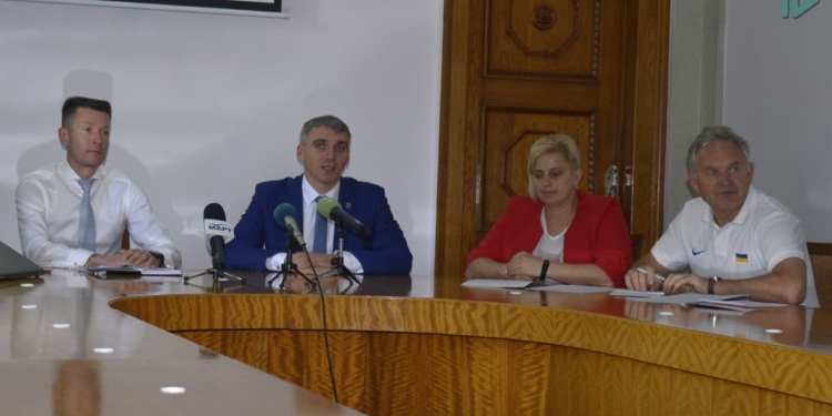 “Это наша корова, и мы ее доим”: В Николаеве разгорелся конфликт из-за марафонов