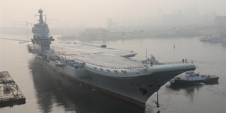 Второй после “Варяга”. В Китае отправили на ходовые авианосец собственной постройки