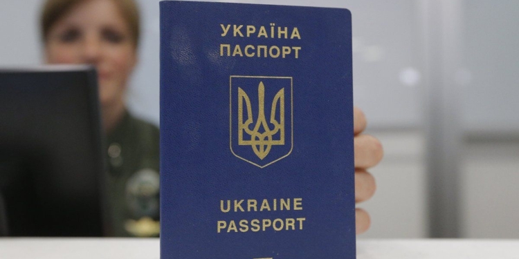 Безвиз для украинцев действует в 85 странах мира
