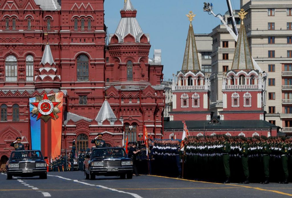 Истребители и танки на улицах: в российской столице прошел парад Победы 9