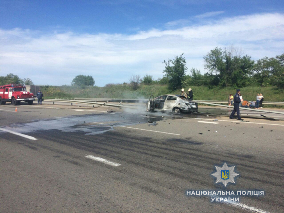 На Николаевщине Hyundai пробило отбойником насквозь, водитель погибла 1