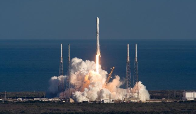 SpaceX успешно вывела на орбиту аппараты крупнейшей в мире спутниковой сети