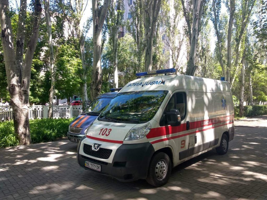 ОБНОВЛЕНО. После распыления неизвестного газа из школы Николаева эвакуировали 400 детей 3