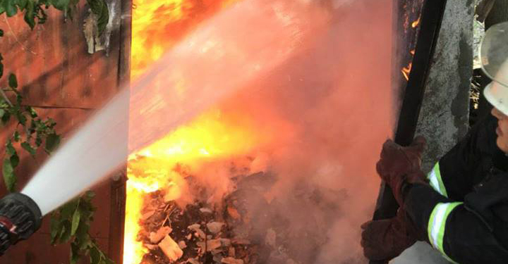 В Николаеве горел причал, а в Вознесенске – гараж